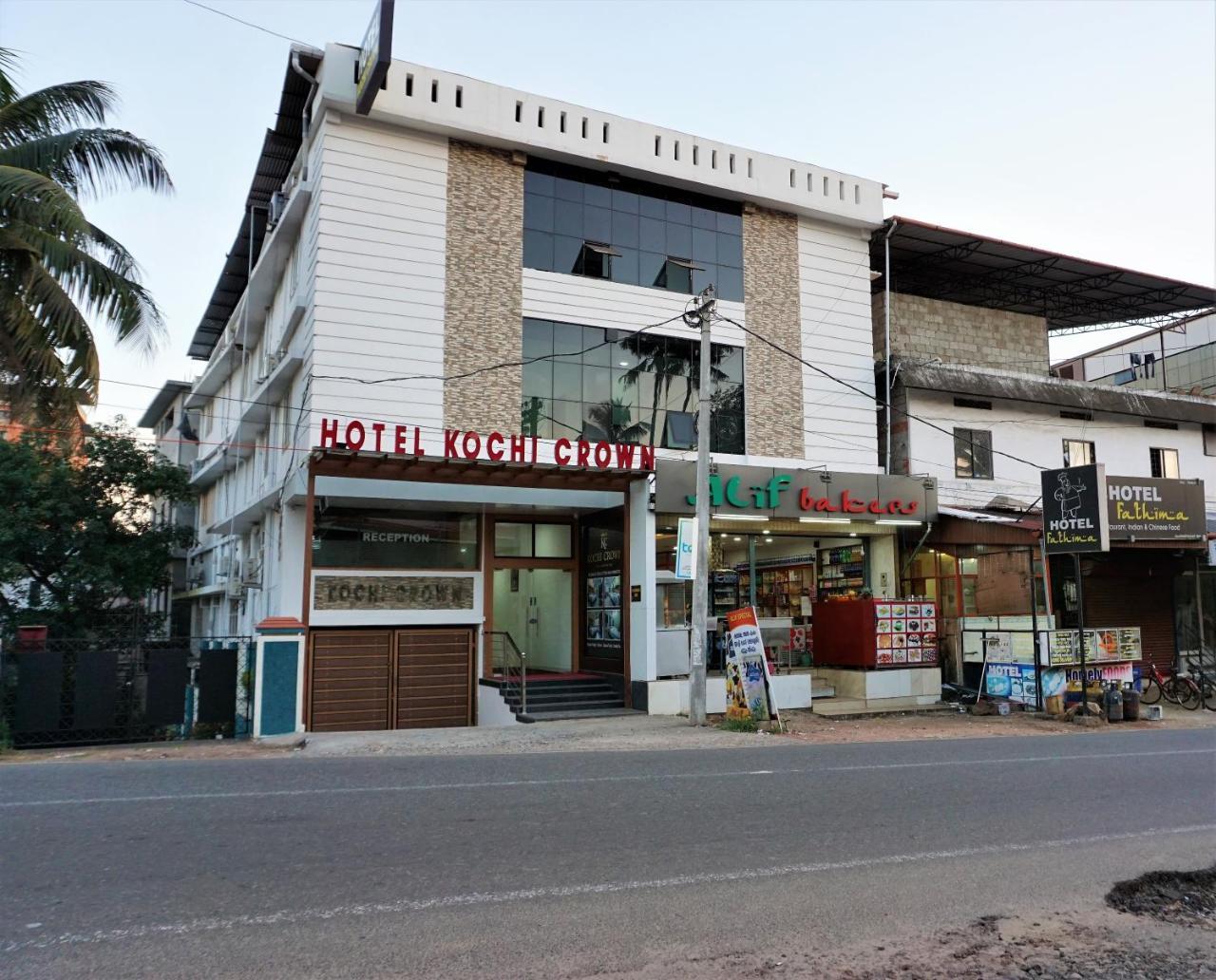 Hotel Kochi Crown Exterior foto